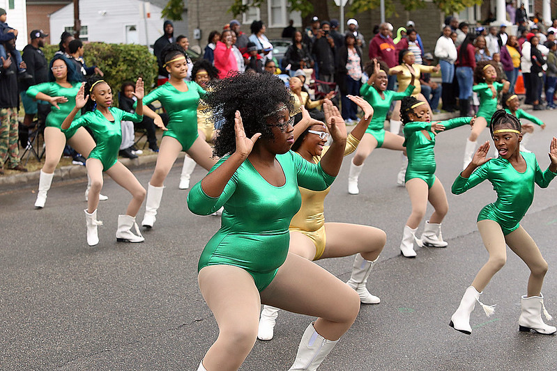 kid cheer squad doing a dance routine