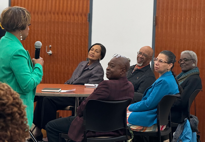 Graduate student roundtable featuring CNN political journalist Sofia Nelson.